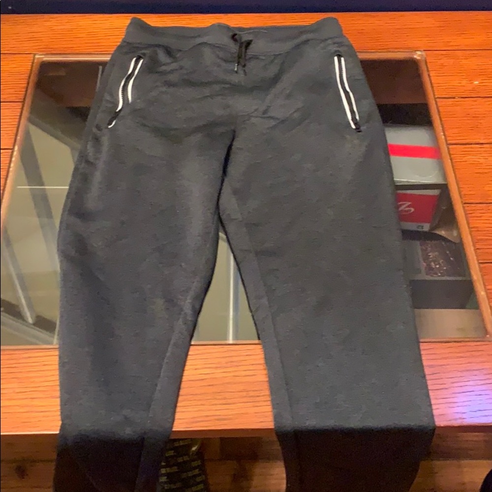 Size L joggers NIKE